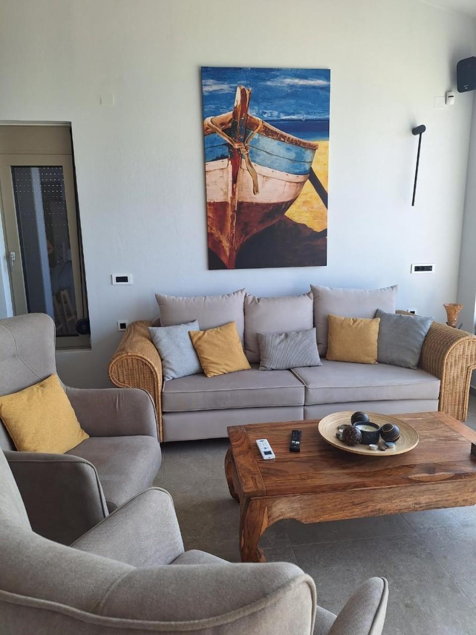 Evgoro - Infinite View Villa